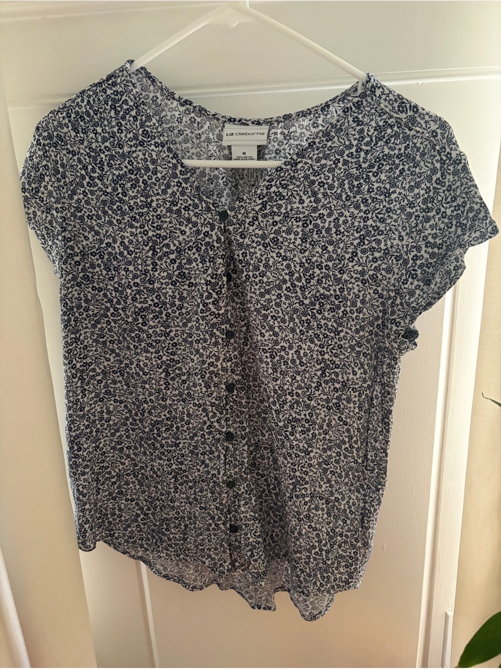 Liz Claiborne White Blue Flowered Blouse Size M